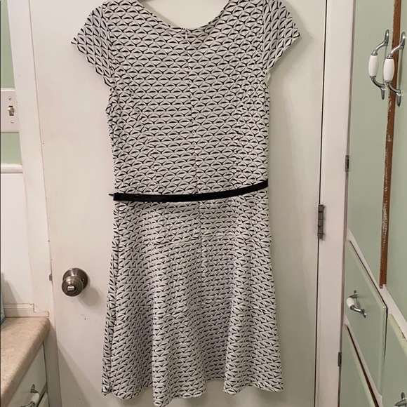 Sharagano Monochrome Asymmetrical Dress - Picture 4 of 5